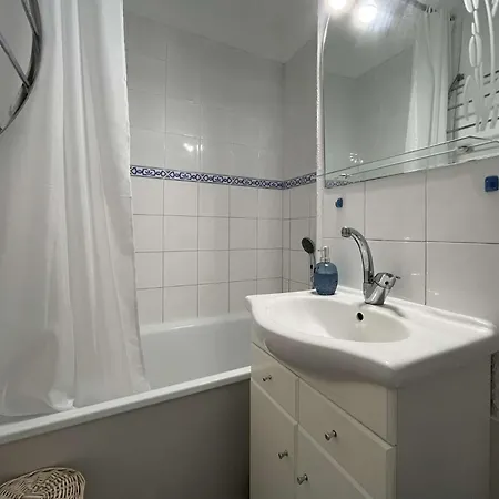 Climatise, Vue Sur Le Port Technique - Gn160-331 Gruissan